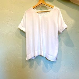 Loose fit white blouse